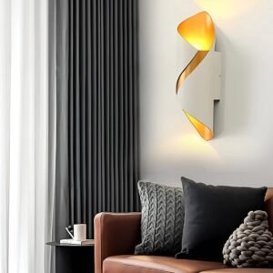 Nowoczesny Wodoodporny Kinkiet LED – Spiralny Design – Biało-złoty