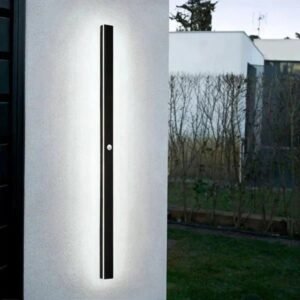 Nowoczesna Pionowa Lampa LED na Elewację – Ciepła biel