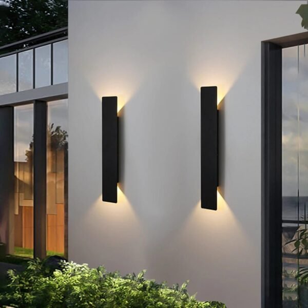 Nowoczesna Zewnętrzna Lampa Elewacyjna – Kinkiet LED Góra/Dół, Wodoodporny, Pionowy Design – Czarny