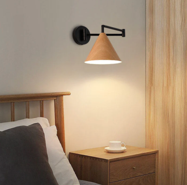Nowoczesny kinkiet ścienny z drewnianym kloszem – minimalistyczna lampa ścienna – Orzechowy