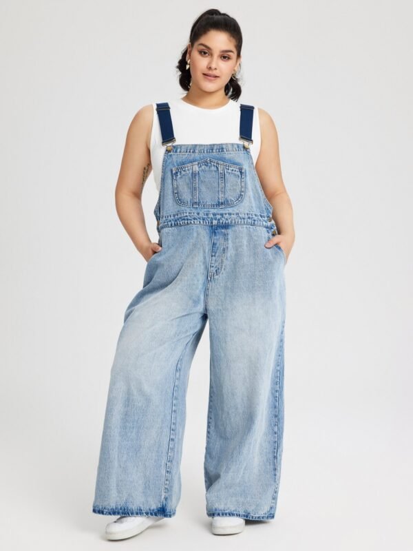 Jeansowy kombinezon na szelkach z szerokimi nogawkami - denim